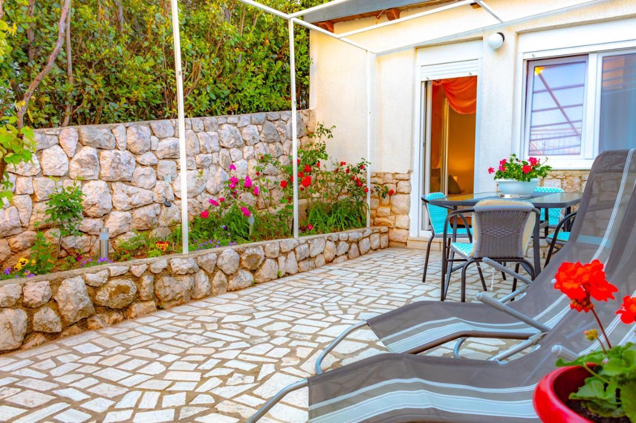 Vacation Home Grill & Chill With 350M2 Garden With Bbq Novi Vinodolski Dış mekan fotoğraf